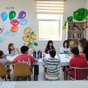 Çocuk Hakları Komitesine üye çocuklarımızla farkındalık amacıyla ekolojik saksı boyama etkinliği gerçekleştirdik. - fotoğraf 1