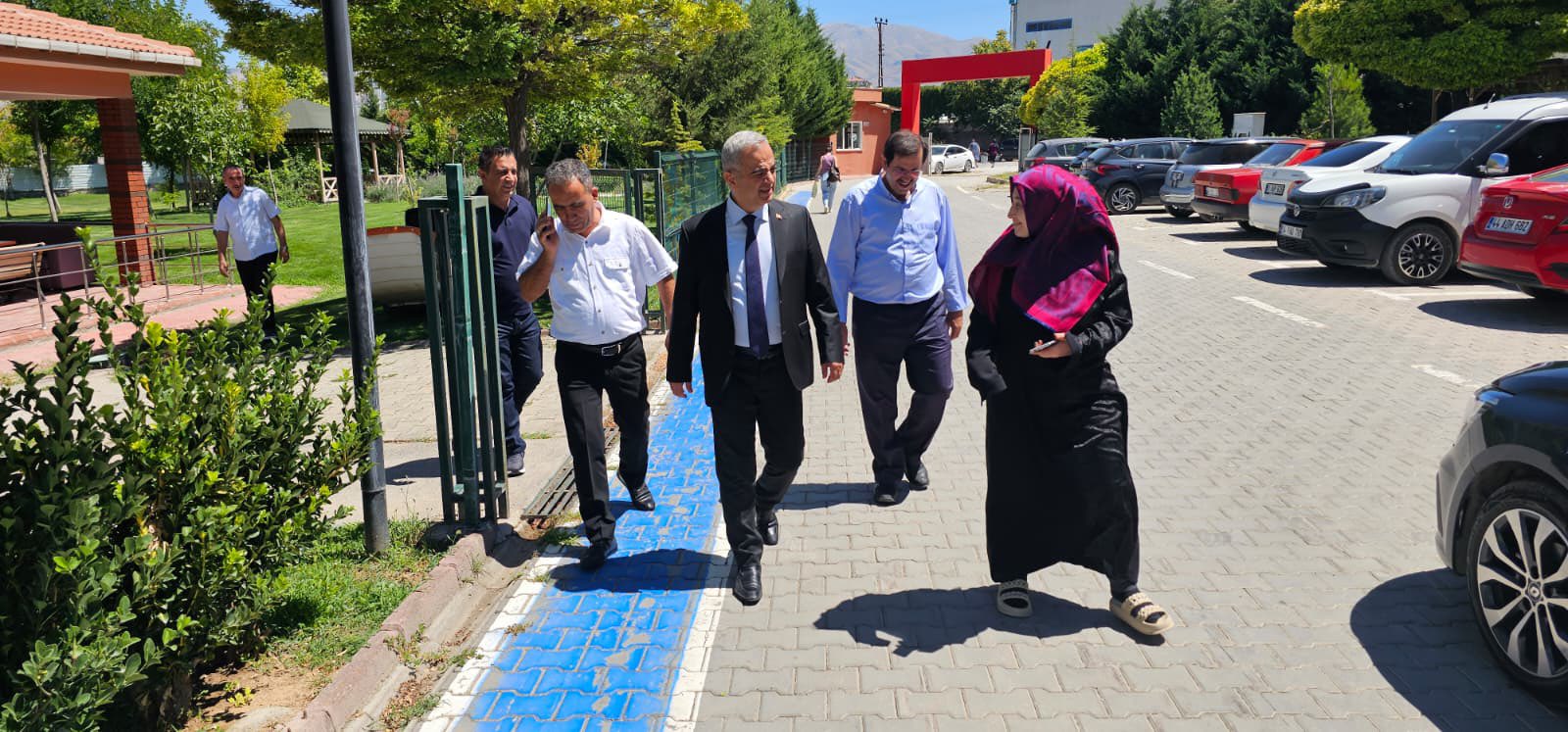 İl Müdürümüz Sayın Ömer Faruk ERGÜN, Engelsiz Yaşam Bakım, Rehabilitasyon ve Aile Danışma Merkezimize ziyaret gerçekleştirerek incelemelerde bulundu.