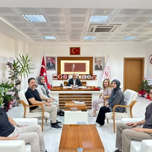 İl Müdürümüz Sayın Ömer Faruk ERGÜN, hukuk birimimizde görev yapan ve hakimlik sınavını kazanan Avukat Emre KUMOĞLU' nu kabul etti. - fotoğraf 2