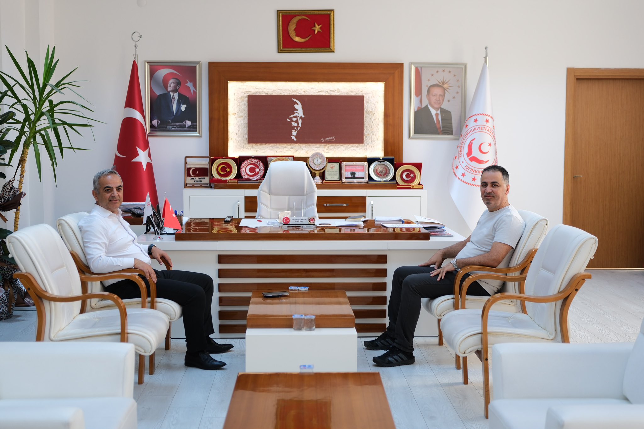 Zonguldak Aile ve Sosyal Hizmetler İl Müdürü Sayın Mehmet Türkmen KÖSE, İl Müdürümüz Sayın Ömer Faruk ERGÜN' e ziyaret gerçekleştirdi