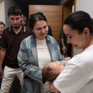 Aile ve Gençlik Fonu Evlenecek Gençlerin Desteklenmesi Projesi" Kapsamında Destek Alarak Evlenen Genç Aile Ziyaret Edildi. - fotoğraf 2