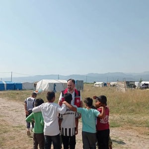 Mevsimlik Tarım İşçilerinin Geçici Yerleşim Alanlarına Ziyaret Gerçekleştirilmiştir - fotoğraf 1