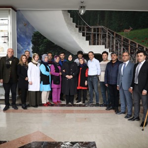 Bakan Selçuk, Elazığ'da Depremden Etkilenen Vatandaşları Ziyaret Etti - fotoğraf 4