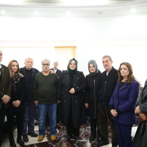 Bakan Selçuk, Elazığ'da Depremden Etkilenen Vatandaşları Ziyaret Etti - fotoğraf 5