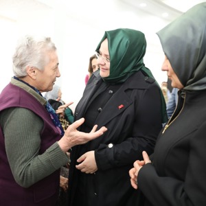Bakan Selçuk, Elazığ'da Depremden Etkilenen Vatandaşları Ziyaret Etti - fotoğraf 7