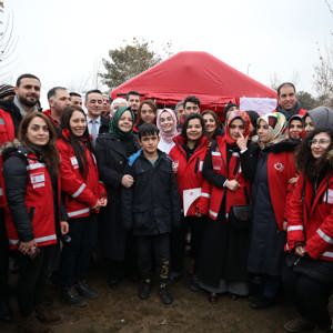 Bakan Selçuk, Elazığ'da Depremden Etkilenen Vatandaşları Ziyaret Etti - fotoğraf 10