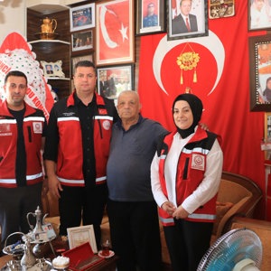 İL MÜDÜRÜ SAYIN SERDAR DEMİRCİ'DEN KAHRAMAN ŞEHİDİMİZ SERKAN ADIGÜZEL’İN KIYMETLİ BABASI HASAN HÜSEYİN ADIGÜZEL’E ZİYARET - fotoğraf 2