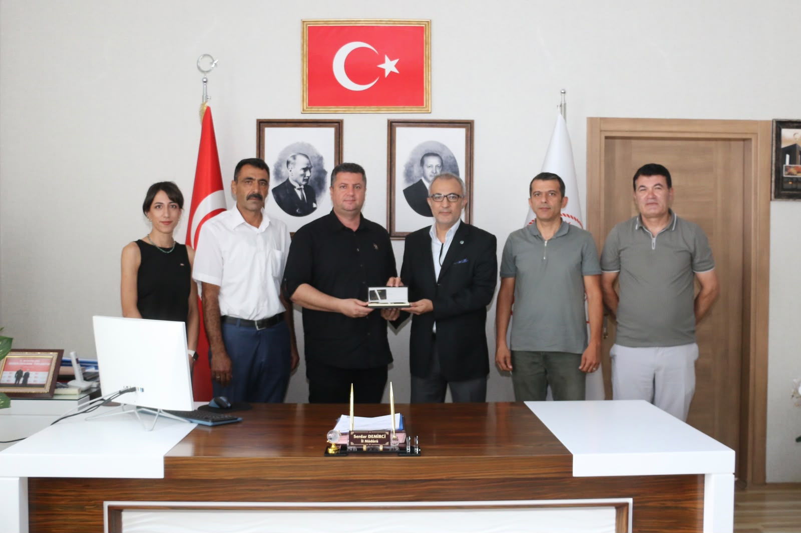 YENİ SENDİKA SAĞLIK VE SOSYAL HİZMET ÇALIŞANLARI SENDİKASI’NDAN İL MÜDÜRÜMÜZ SAYIN SERDAR DEMİRCİ’YE ZİYARET