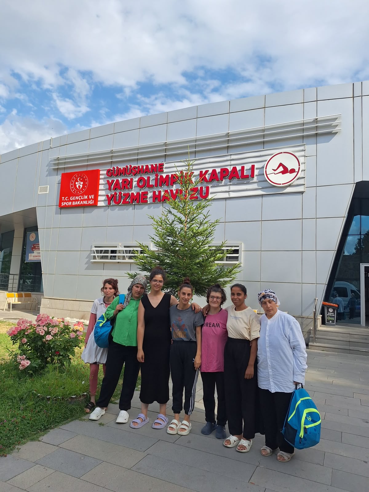 Özel Bireylerimize Yönelik Yüzme Kursu Düzenlendi