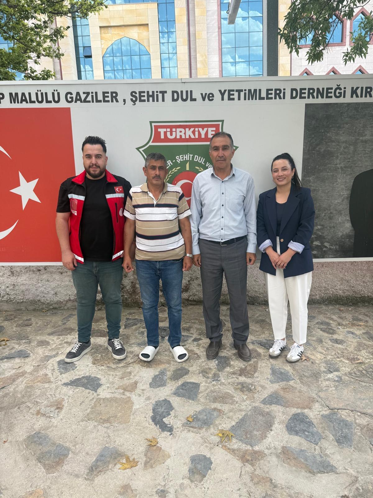 15 Temmuz Demokrasi ve Milli Birlik Günü münasebetiyle Kırıkkale Harp Malulü Gaziler, Şehit, Dul ve Yetimleri Derneğini ziyaret edildi.