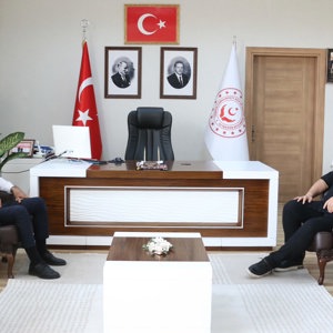 SANAYİ VE TEKNOLOJİ İL MÜDÜRÜ FERHAT GÜVEL’DEN İL MÜDÜRÜMÜZ SERDAR DEMİRCİ’YE ZİYARET - fotoğraf 1