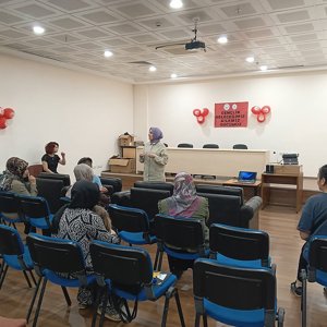 Tavşanlı’da Aile Eğitim Programı Kapsamında Eğitimler Gerçekleştirildi - fotoğraf 1