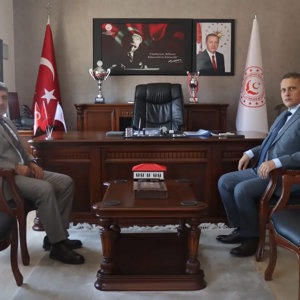 İl Sağlık Müdürü İsmail Karadan İl Müdürümüz Sami Çifte Hayırlı Olsun Ziyareti - fotoğraf 1