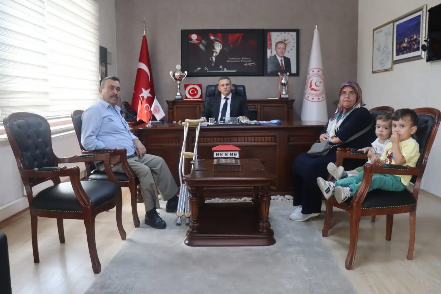  Safranbolu Engelliler Derneği Başkanı Orhan Kayabaşından İl Müdürümüz Sami Çifte Hayırlı Olsun Ziyareti