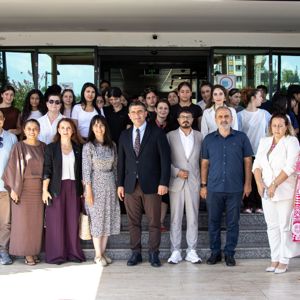 “Bizim Çocuklar Güzel Oynuyor” Tiyatro Ekibimiz “Ah Şu Ergenler” Oyununu Sahneledi - fotoğraf 7