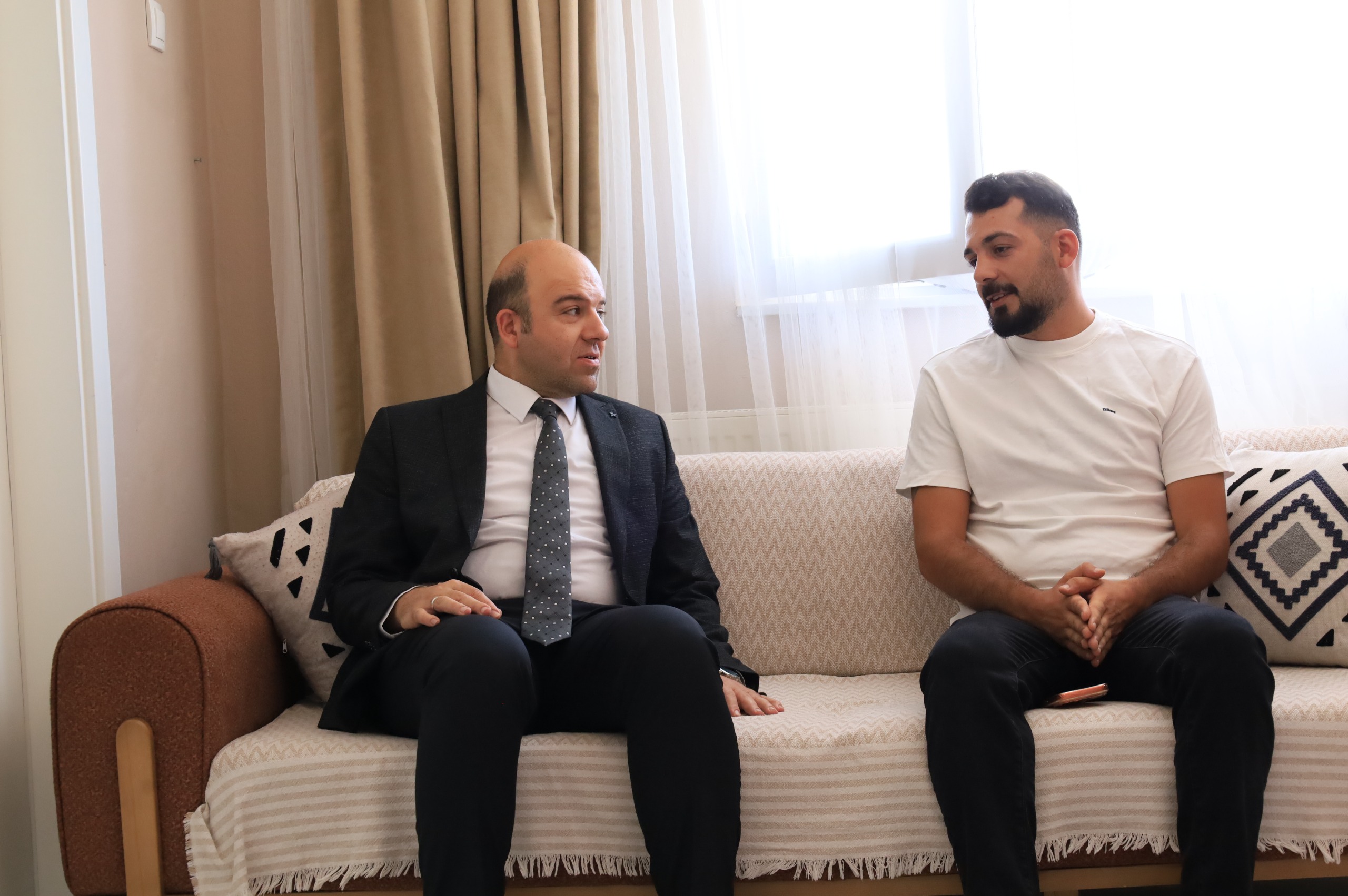 Kahraman Gazimiz Ahmet Alğın’ı evinde ziyaret ettik.