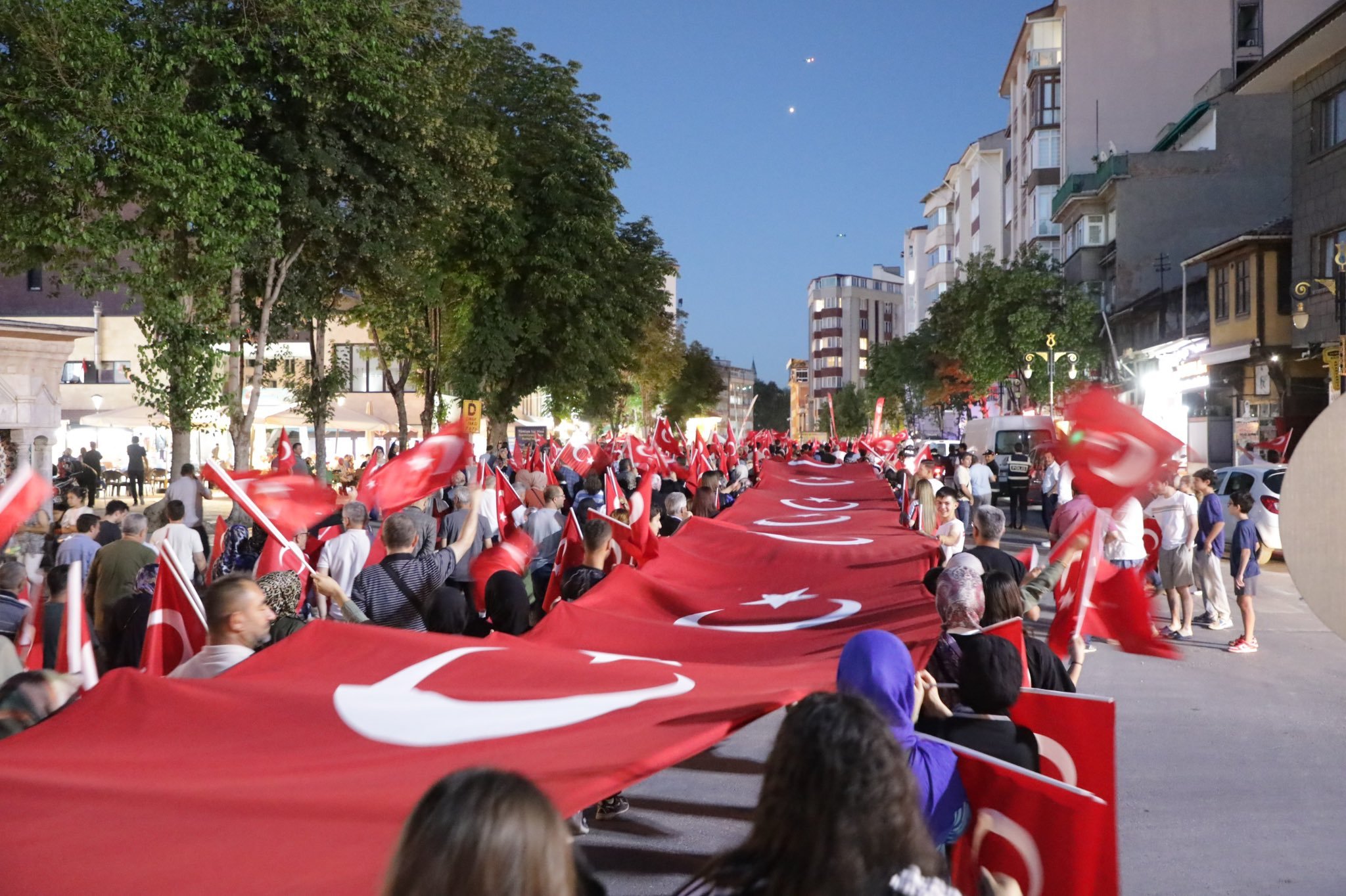 15 Temmuz Demokrasi ve Millî Birlik Yürüyüşü ve Demokrasi Nöbeti Gerçekleştirildi