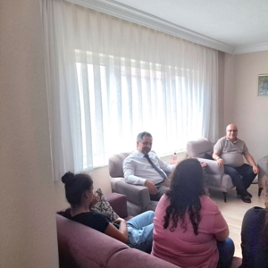 İl Müdürümüz Mahmut SELÇUK, Müdürlüğümüze bağlı Menteşe ilçemizde bulunan çocuk evini ziyaret etti. - fotoğraf 1