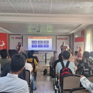 Yabancı Uyruklu Bireylere Yönelik Bilgilendirme Seminerleri Gerçekleştirildi - fotoğraf 1