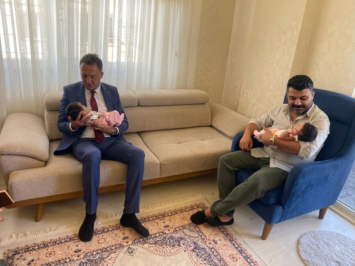 İl Müdürümüz Sayın Çetin Tutaş’tan İkiz Bebekleri Dünyaya Gelen Aileye Ziyaret