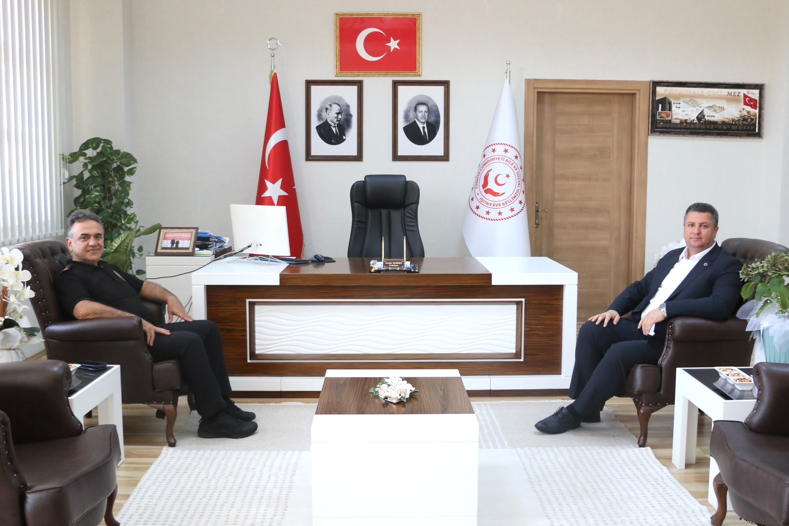 ELAZIĞ İL EMNİYET MÜDÜRÜ SAYIN AYDIN KARAN İL MÜDÜRÜMÜZ SAYIN SERDAR DEMİRCİ'Yİ ZİYARET ETTİ