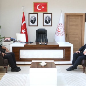 ELAZIĞ İL EMNİYET MÜDÜRÜ SAYIN AYDIN KARAN İL MÜDÜRÜMÜZ SAYIN SERDAR DEMİRCİ'Yİ ZİYARET ETTİ - fotoğraf 1