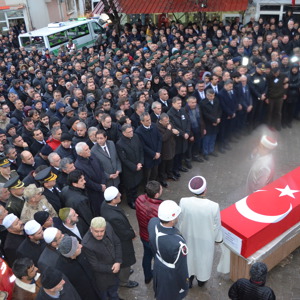 Şehit Jandarma Uzman Onbaşı Osman KARACA Son Yolculuğuna Uğurlandı - fotoğraf 4