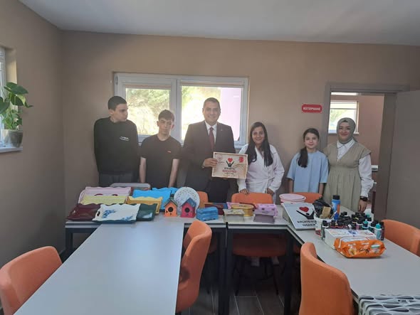Birlikte Güçlüyüz Yaşam Merkezi’mizi Vali Yardımcımız Sayın Hasan Çimer ziyaret etti.