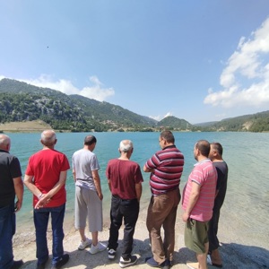 Kadirli Engelsiz Yaşam Merkezimizde koruma ve bakım altında bulunan engelli bireylerimiz ile personellerimiz, gezi ve piknik etkinliği kapsamında Kahramanmaraş’ın Andırın ilçesinde bulunan Kesik Yaylası’nda bir araya geldi. - fotoğraf 2