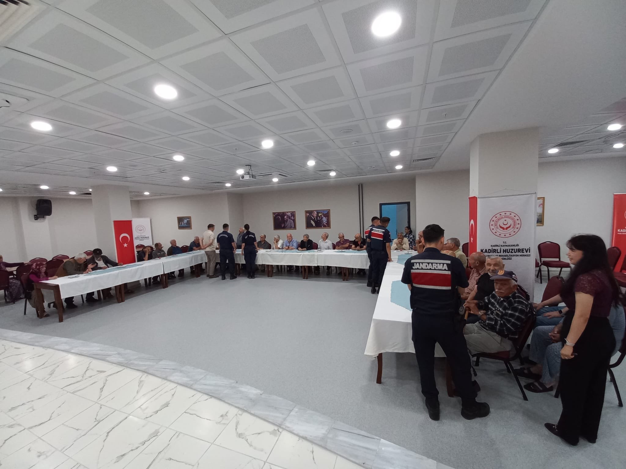 Kadirli İlçe Jandarma Komutanlığı personelleri tarafından kuruluşumuza ziyaret gerçekleştirildi.
