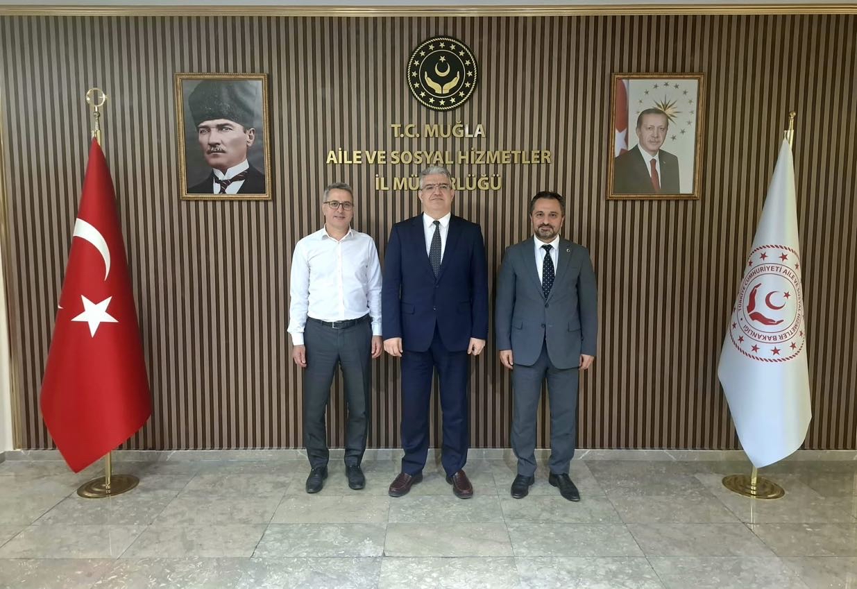 Muğla İl Defterdarı İlhan AKÇAY, İl Müdürümüz Mahmut SELÇUK’u makamında ziyaret etti.