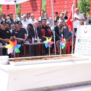 İL PROTOKOLÜ ŞEHİT PİYADE SÖZLEŞMELİ ER SEFER ALAN’IN HATIRASINA YAPTIRILAN ANIT AÇILIŞINA KATILDI - fotoğraf 3