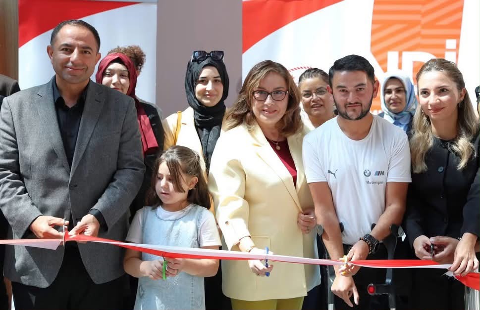 Engelleri Aşan Sanat Sergisi 