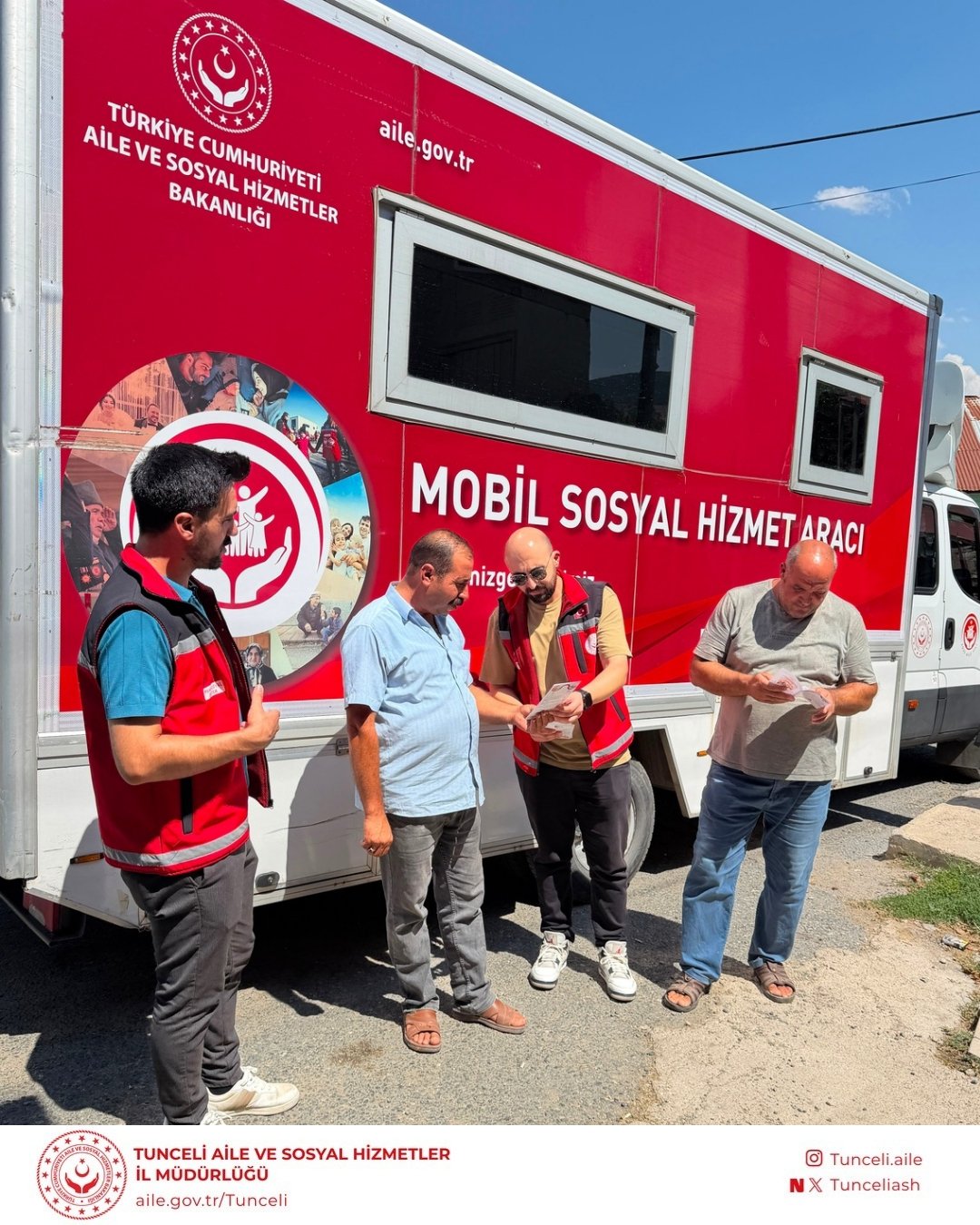 Mobil Sosyal Hizmet Aracımız Mazgirt ve Akpazar'da