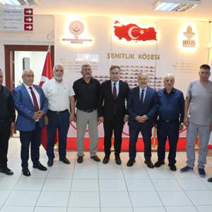 15 Temmuz Derneği Genel Başkanı Sayın İsmail Hakkı Turunç, beraberindeki heyet ile birlikte İl Müdürümüz Vefa Akdoğan'ı ziyaret etti - fotoğraf 1