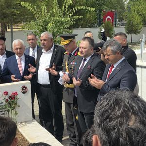 30 Ağustos Zafer Bayramı Kapsamında Garnizon Şehitliği Ziyareti - fotoğraf 6