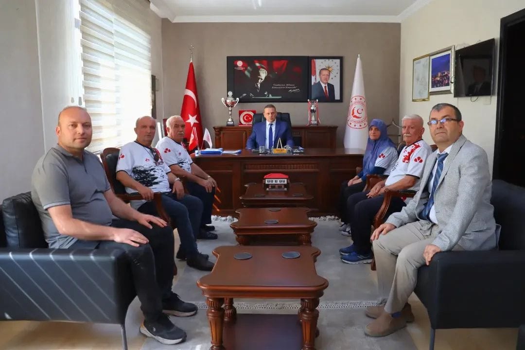 Yücel Huzurevi Bocce Takımımız, Turnuva Öncesi İl Müdürümüz Sami Çift’i Ziyaret Etti