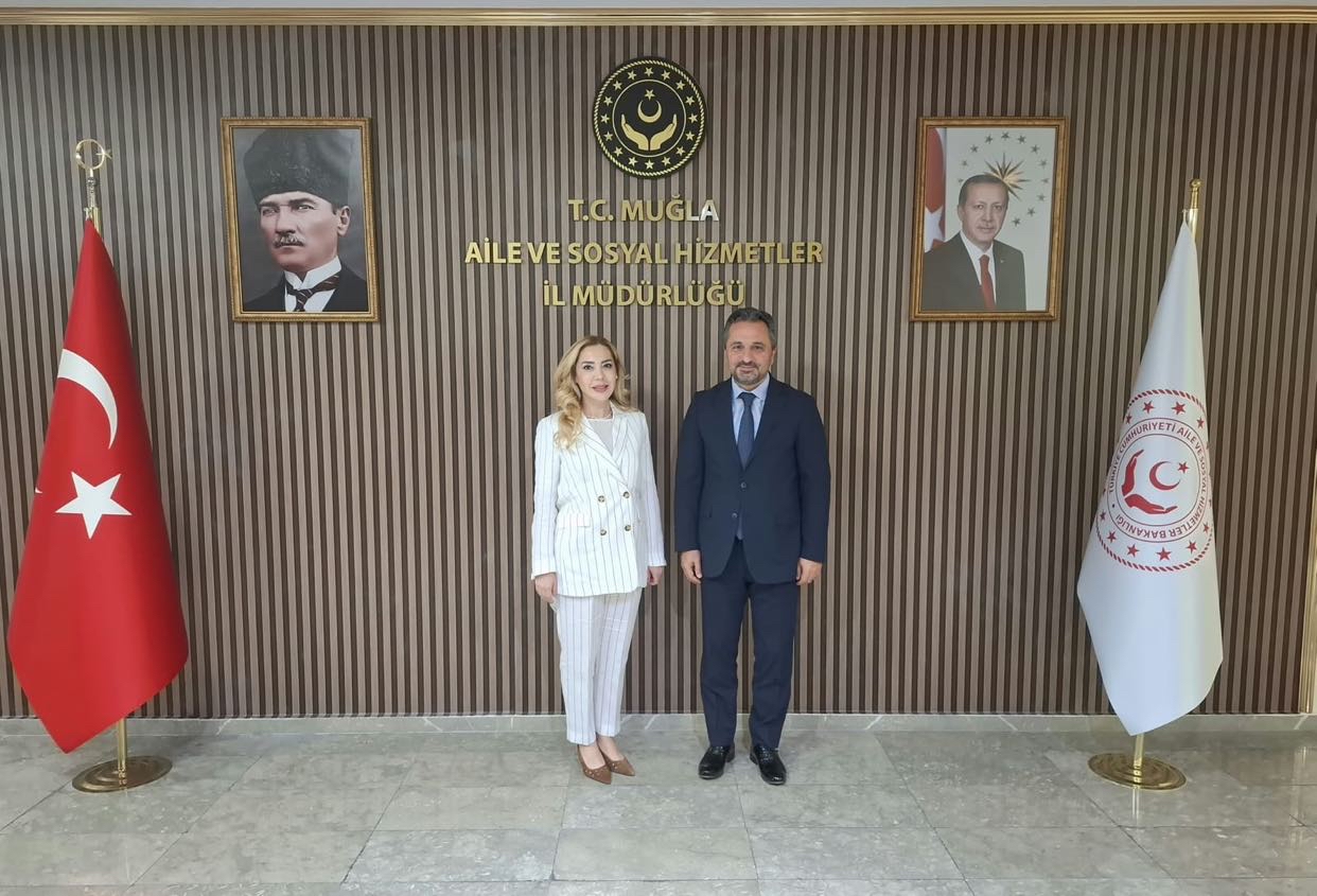 27.Dönem AK Parti Muğla Milletvekili Yelda Erol GÖKCAN, İl Müdürümüz Mahmut SELÇUK’u makamında ziyaret etti. 