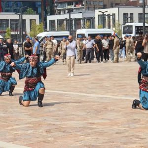 30 Ağustos Zafer Bayramı’nın 104. Yılı Kutlu Olsun Büyük Zafer’in 104. yıl dönümünü, Karabük’te  düzenlenen törenlerle coşku ve gurur içinde kutladık. - fotoğraf 14