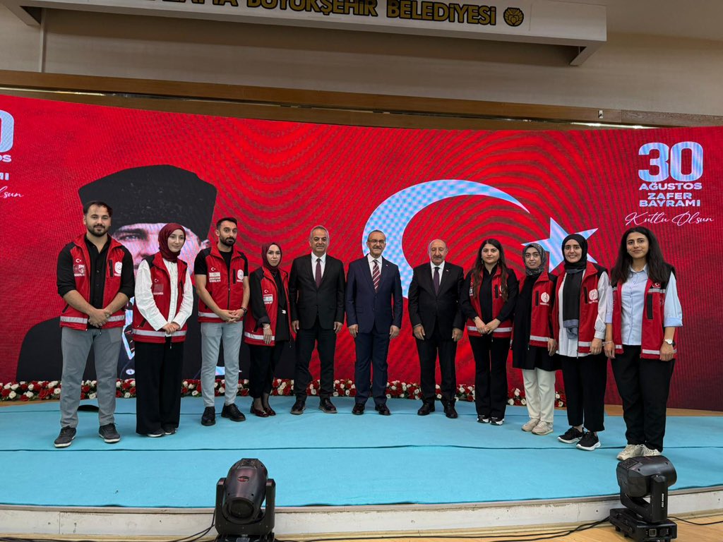 İl Müdürümüz Sayın Ömer Faruk ERGÜN 30 Ağustos Zafer Bayramı münasebetiyle düzenlenen programlara personelimiz ve hizmet alanlarımız ile birlikte katılım sağladı.