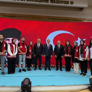 İl Müdürümüz Sayın Ömer Faruk ERGÜN 30 Ağustos Zafer Bayramı münasebetiyle düzenlenen programlara personelimiz ve hizmet alanlarımız ile birlikte katılım sağladı. - fotoğraf 1
