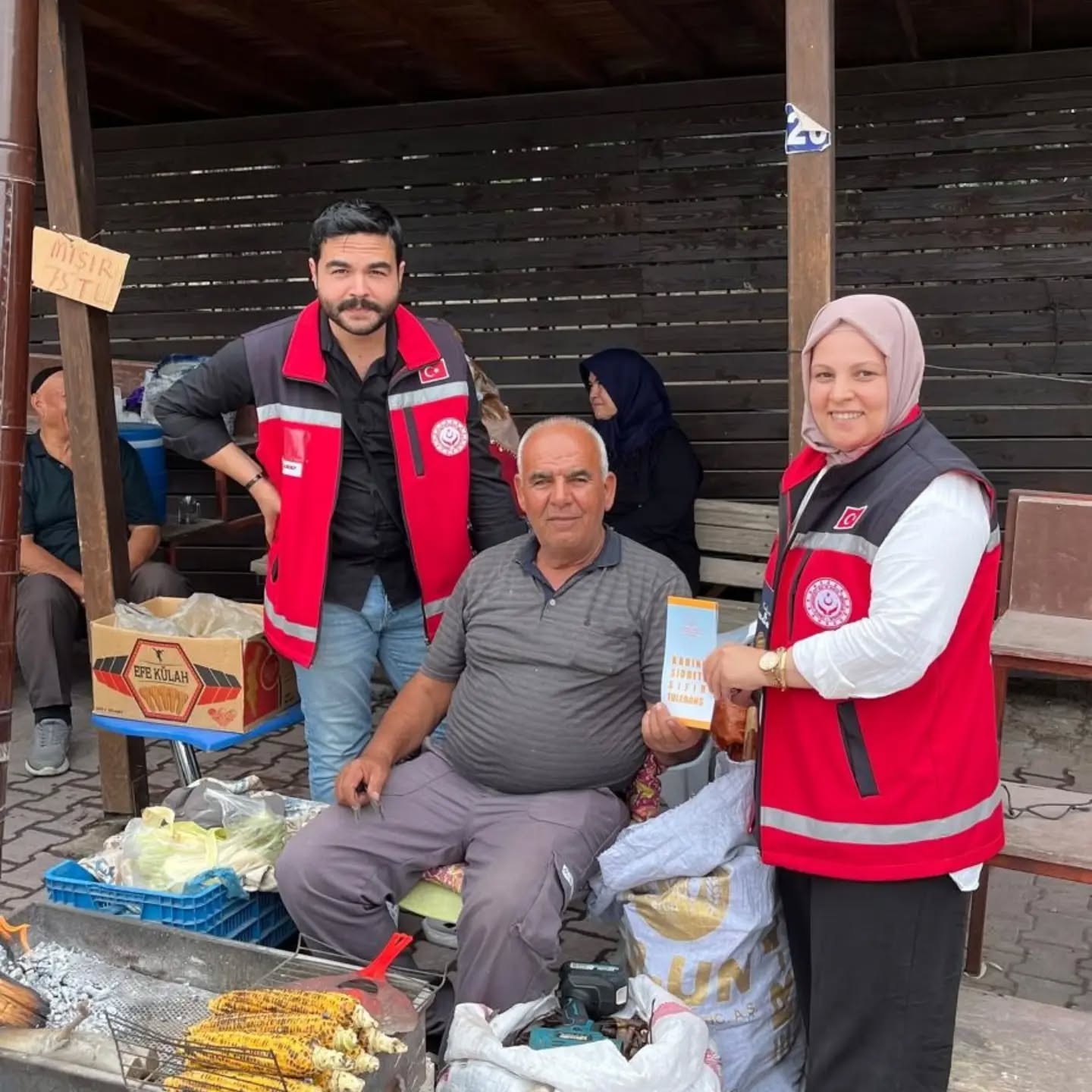Ailenin Korunması ve Kadına Karşı Şiddetin Önlenmesine Dair Kanun’a İlişkin Bilgilendirici Afişler Asılarak Broşürler Dağıtıldı