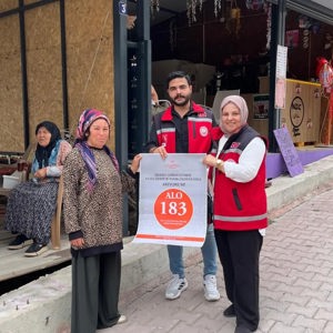 Ailenin Korunması ve Kadına Karşı Şiddetin Önlenmesine Dair Kanun’a İlişkin Bilgilendirici Afişler Asılarak Broşürler Dağıtıldı - fotoğraf 5