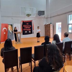 30 Ağustos Zafer Bayramının 104.yıl Dönümünde İhtisaslaşmış Çocuk Evleri Sitesinde Kalan Çocuklarımızın Hazırladığı Kutlama Programı - fotoğraf 5