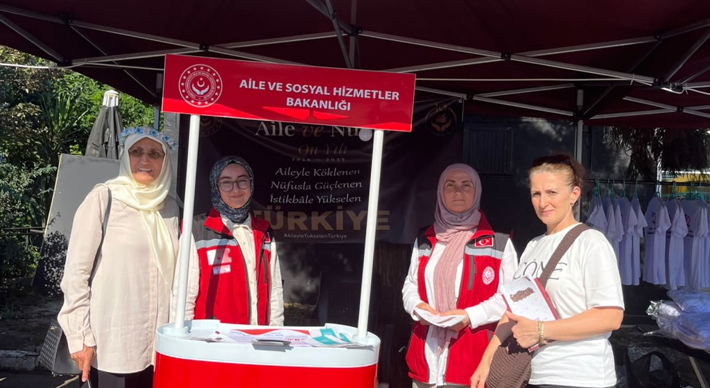 Arhavi Festivalinde Kurum Personellerimiz Tarafından Bilgilendirici Broşür Dağıtımı Gerçekleştirildi