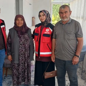 Kıbrıs Gazimiz Dursun Ersoy ve kıymetli eşi Ayşe Ersoy’u hanelerinde ziyaret edildi. - fotoğraf 1