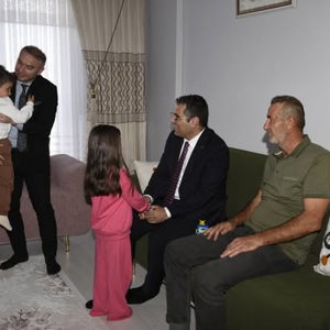 Vali Yardımcımız Sayın Hasan Çimer ve İl Müdürümüz Sayın Alper Alp, kahraman gazimiz Abdullah Eğilmez’i evinde ziyaret etti. - fotoğraf 5