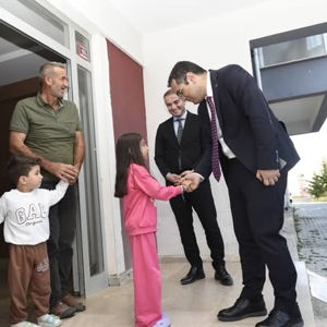 Vali Yardımcımız Sayın Hasan Çimer ve İl Müdürümüz Sayın Alper Alp, kahraman gazimiz Abdullah Eğilmez’i evinde ziyaret etti. - fotoğraf 2