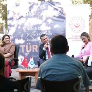 İl Müdürümüz Sayın Emine BÖÇKÜN Değişen Dünyada Ailenin Korunması ve Güçlendirilmesi Panelinde Konuştu - fotoğraf 6