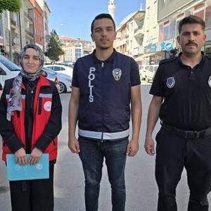 Yerköy Sosyal Hizmet Merkezi Müdürlüğümüz tarafından, Çocuklar Güvende Programı kapsamında sokak ziyaretleri gerçekleştirildi. - fotoğraf 2